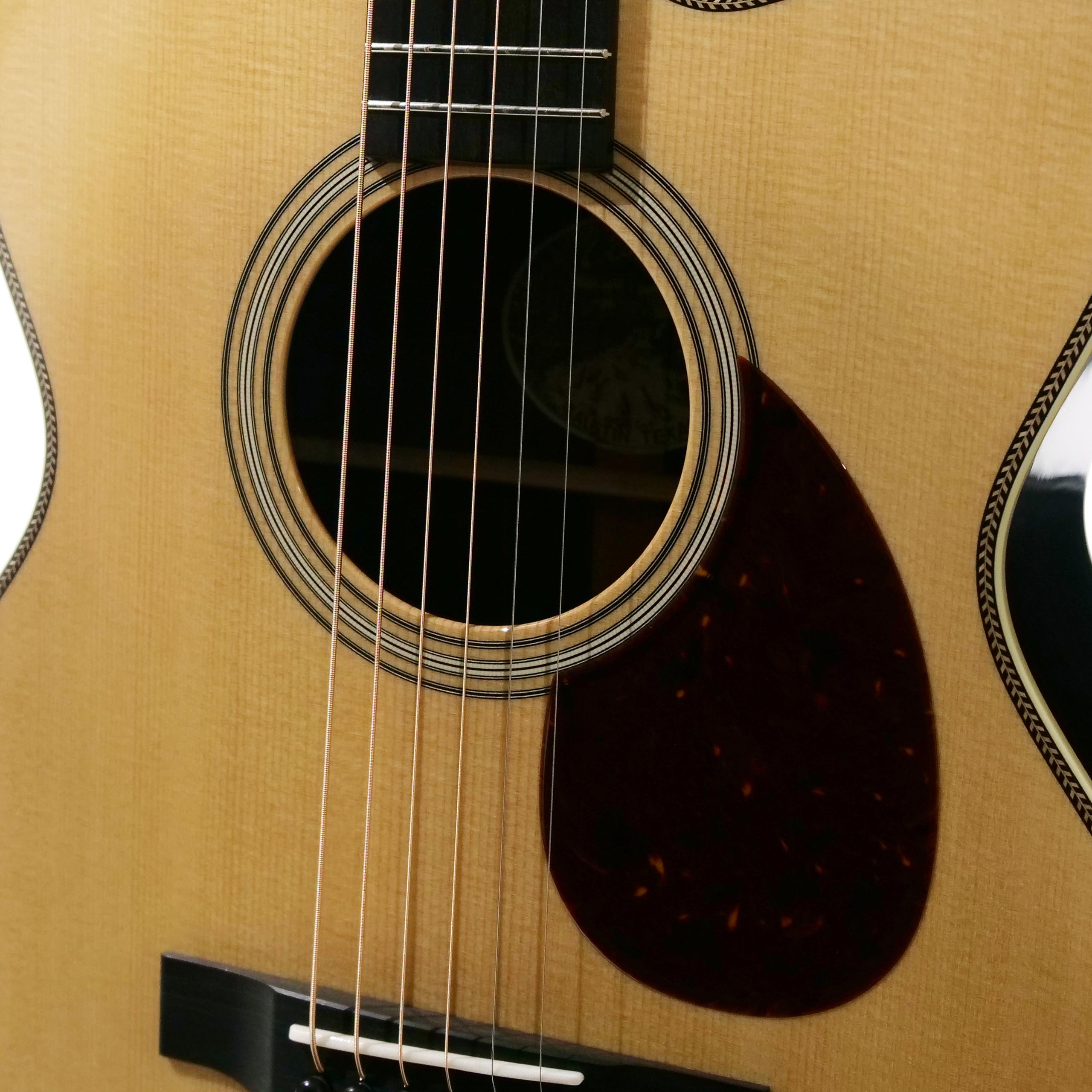 COLLINGS OM-2H Cutaway|ドルフィンギターズ